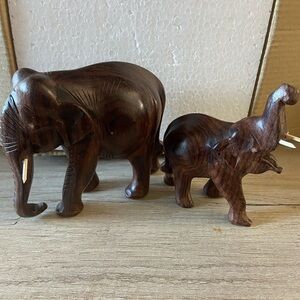 Set of 2 wood elephants